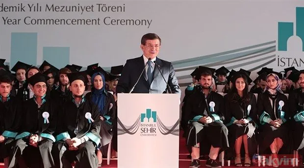 Ahmet Davutoğlu'ndan İstanbul Şehir Üniversitesi’ne bedelsiz arazi kıyağı