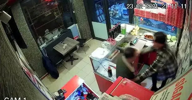 Afyonkarahisar’da bir müşteri çiğ köfte acılı olduğu gerekçesiyle iş yeri çalışanını dövdü