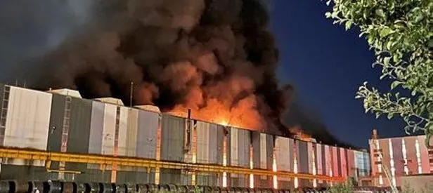 Demir çelik fabrikasında korkutan yangın