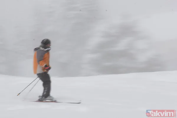 Uludağ'da kar yağışı iki gündür devam ediyor! Otomobiller kayboldu - 19