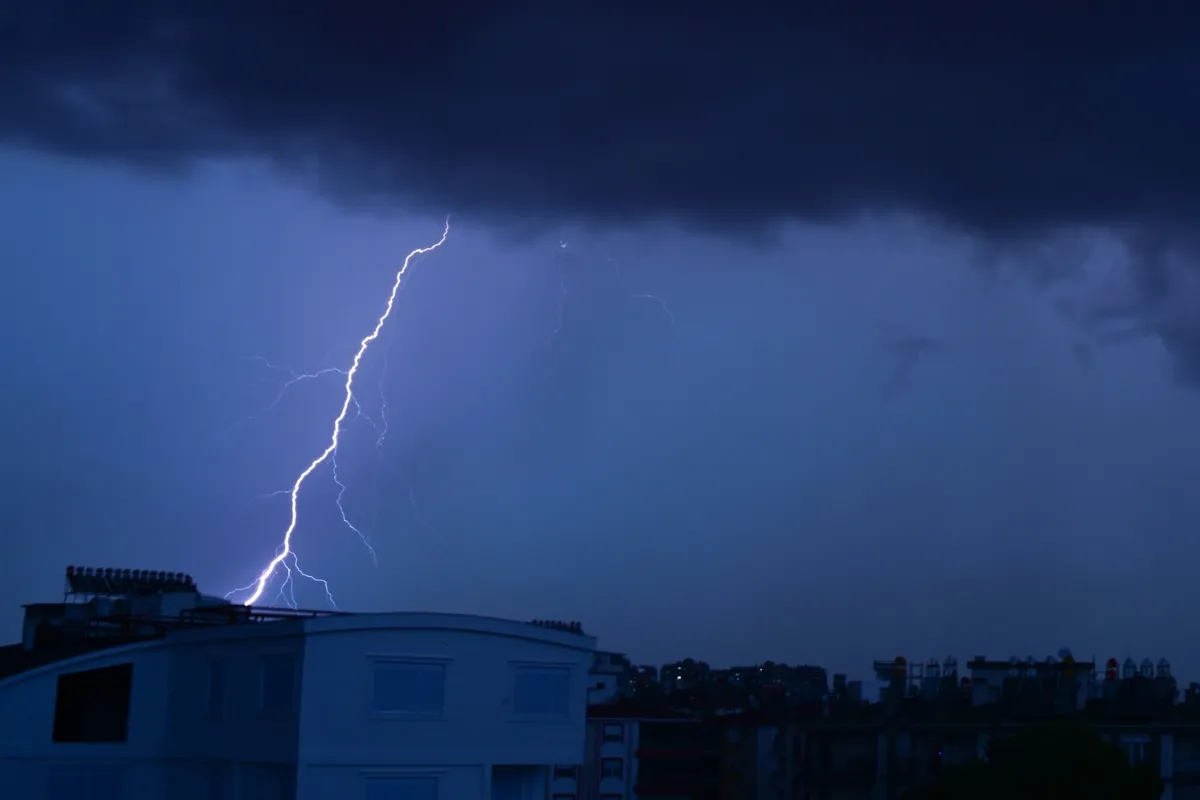 Meteoroloji uyardı! İstanbul'da sağanak yağış: Sıcaklıklar 8 derece düşecek, işte 5 günlük tahmin-4