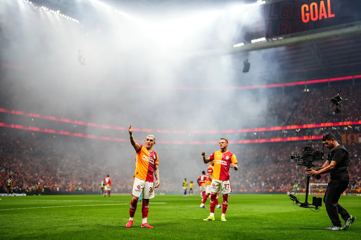 galatasarayin-yildizi-lucas-torreiraya-yumruklu-saldiri-saldirgan-gozaltinda-1778618589065.jpg Galatasaray'ın yıldızı Lucas Torreira'ya yumruklu saldırı! Saldırgan gözaltında-4