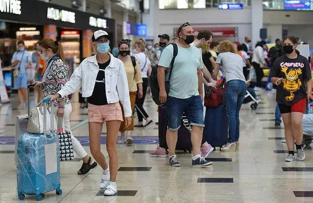 Antalya'ya gelen turist sayısı 9 milyona yaklaştı! İngilizler rekorlar yılının üstüne çıktı-4