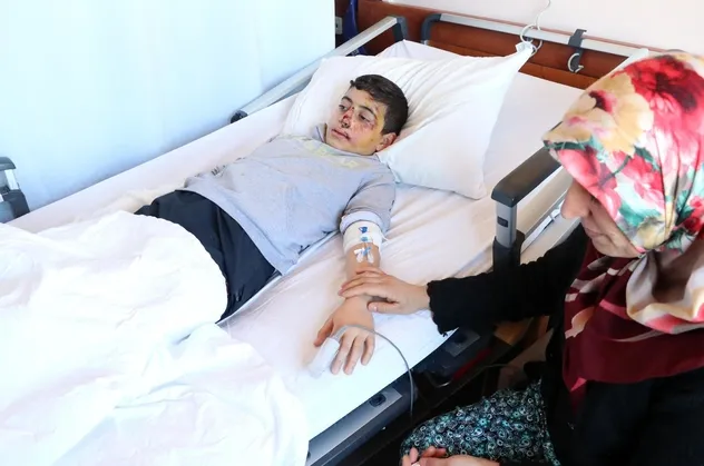 Son dakika: Elazığ'daki depremde yaralanan vatandaşlar "deprem anını" anlattı
