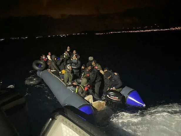 muglada-lastik-bot-icerisinde-suruklenen-39-duzensiz-gocmen-kurtarildi-1641833748887.jpeg Muğla'da lastik bot içerisinde sürüklenen 39 düzensiz göçmen kurtarıldı!-1