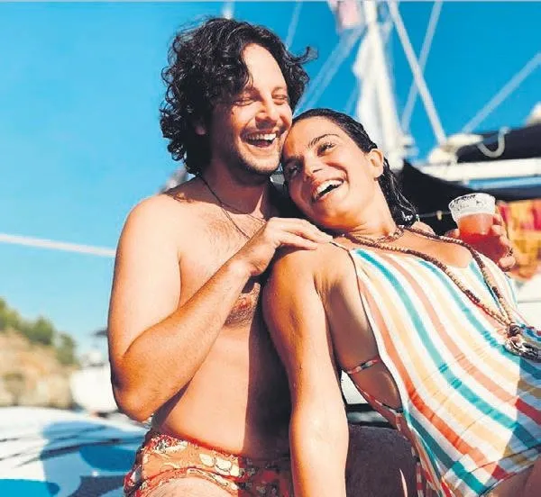 asli-bekiroglu-ve-dj-sevgilisi-can-kockandan-romantik-poz-1599607069689.jpeg Aslı Bekiroğlu ve DJ sevgilisi Can Koçkan'dan romantik poz-1
