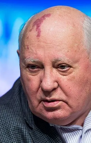 Anlaşmanın mimarı Gorbaçov uyardı: Silahlanma yarışı başlıyor