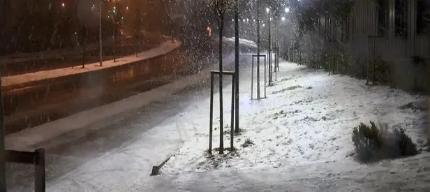 İstanbul sokakları beyaza büründü