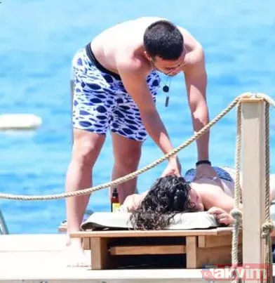 Aslı Bekiroğlu çok yakın arkadaşıyla tatile çıktı leopar bikinisiyle konuştu da konuştu! Söyledikleri yüzünden projeden çıkarılan Aslı... - 6