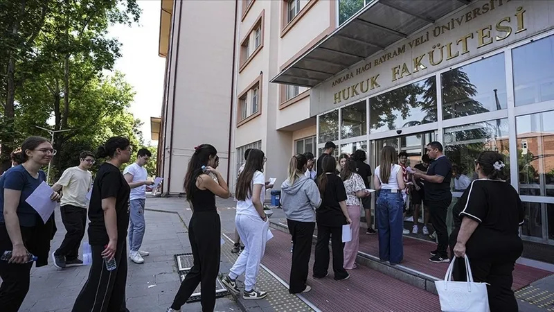 yks-2026-basvuru-ekrani-aisosymgovtr-tyt-ayt-ydt-basvurusu-nasil-yapilir-ucreti-ne-kadar-1770284829088.jpg YKS 2026 başvuru ekranı yarın açılıyor! Üniversite sınav ücreti ve başvuru adımları-4