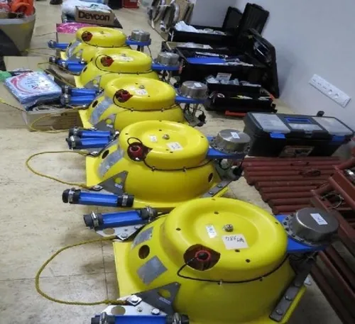 marmara-denizinde-isyan-ettiren-goruntu-iste-trol-ile-avlanan-balikcilarin-kopardigi-optik-kablolar-1575550928750.jpg Marmara Denizi'nde isyan ettiren görüntü: İşte trol ile avlanan balıkçıların kopardığı optik kablolar-3