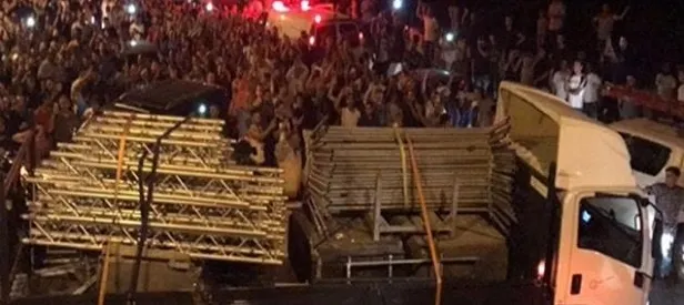 Mescid-i Aksa'daki bariyerler de kaldırıldı