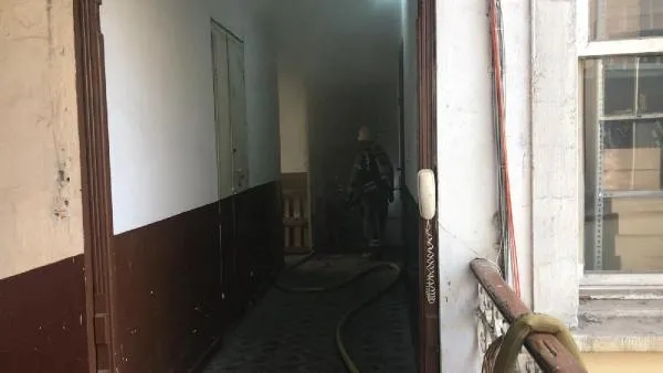 Karaköy'deki Abed Han'da yangın-4