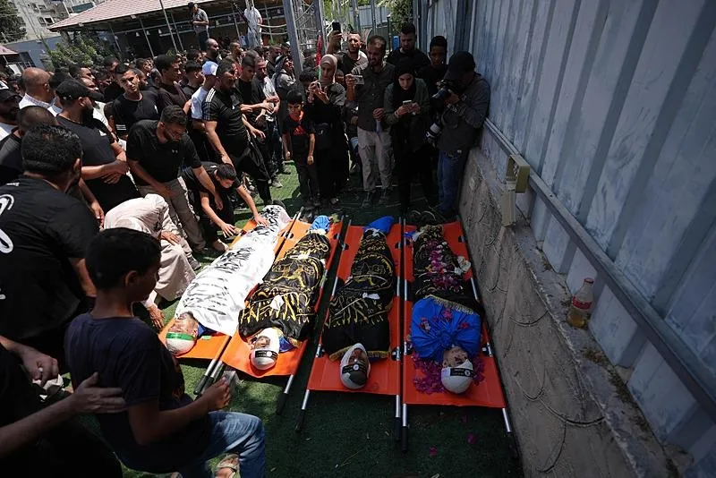 İşgalci İsrail Filistin topraklarında soykırım suçu işlemeye devam ediyor