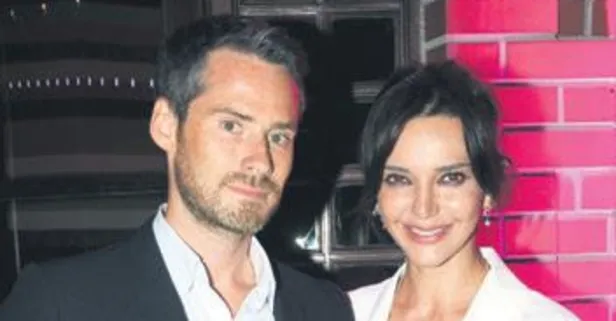 Hande boşandı soyadı kaldı...