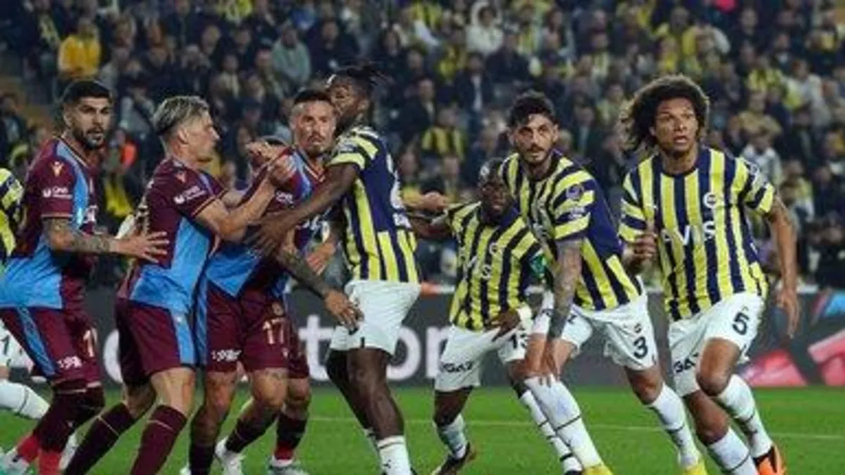 Fenerbahçe-Trabzonspor'un dev maçının tarihi belli oldu!