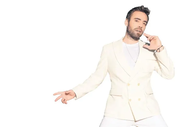 Murat Dalkılıç aşka geldi! Sevgilisi Sitare Akbaş’a bakın hangi şarkıyla evlilik mesajı verdi