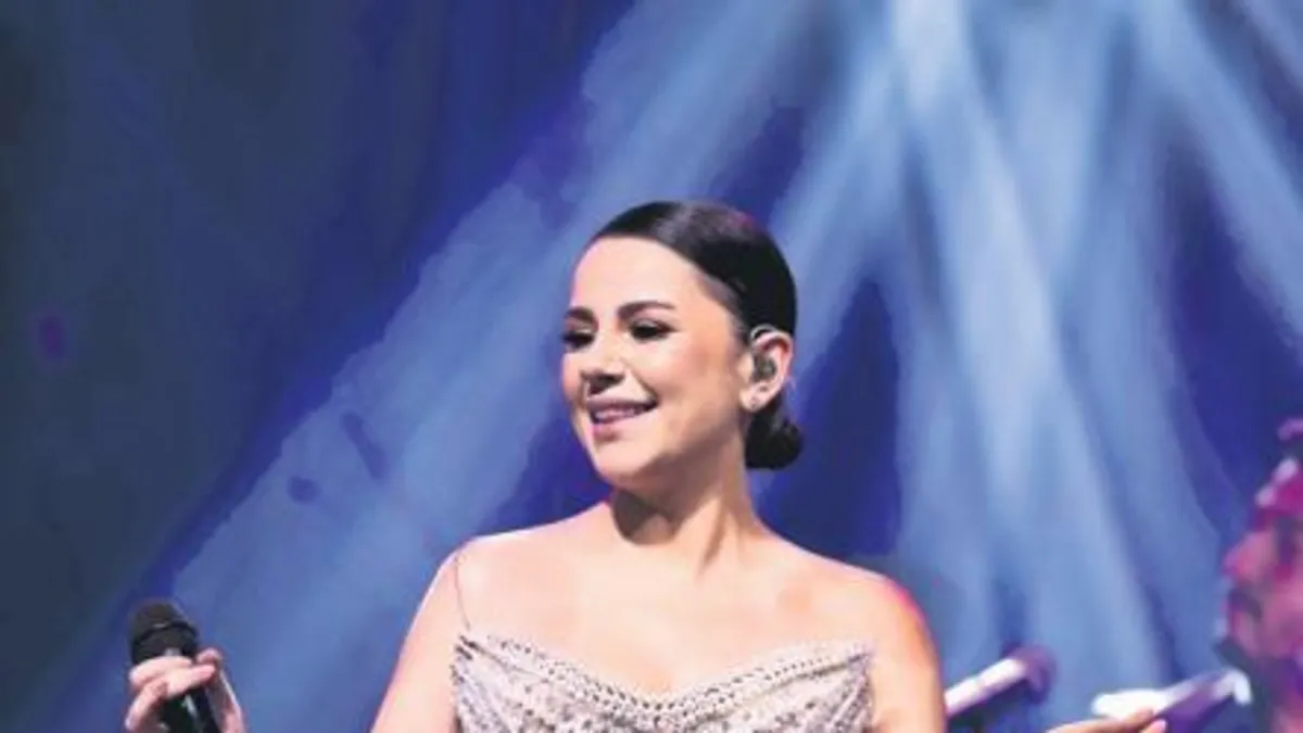 Güzeş şarkıcı Merve Özbey 2025'ten umutlu!