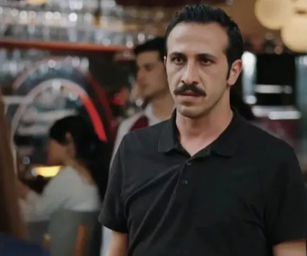 Yalı Çapkını'nın Abidin'inin görüntüleri skandal ki ne skandal! Ersin Arıcı milyonların gözü önünde ağda yaptırdı! Nerede o ağır abi-2