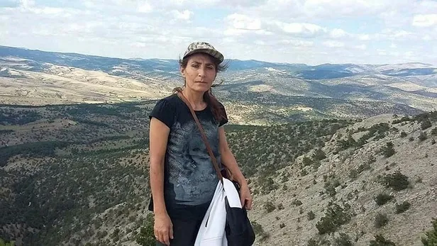 İzmir TorbalI'da öldürülen doktor eşi Hatice Gülcemal Sivas'ta toprağa verildi-1