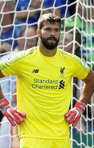 Alisson Becker'in hatası Liverpool'u yakıyordu
