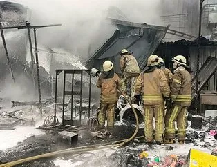 Avcılar’da geri dönüşüm deposunda yangın