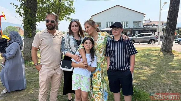 Demet Akalın'dan minik hayranının gönlünü aldı: Çınarcık’ta kırılan kalp İznik’te onarıldı! - 4