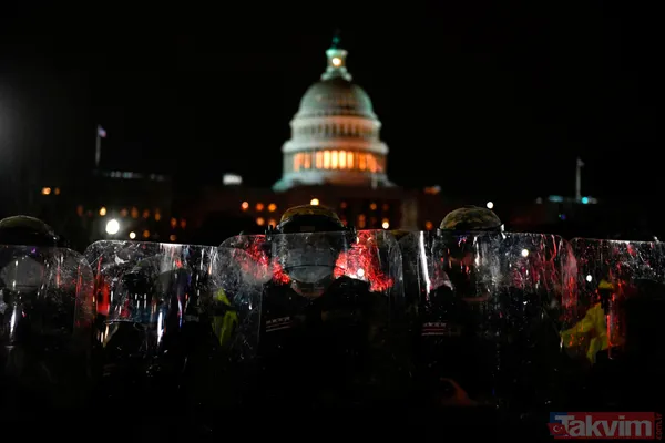 ABD'de 6 Ocak baskını! Protestocular Kongre binasına nasıl girdi? Son dakika görüntüleri şoke ediyor - 41