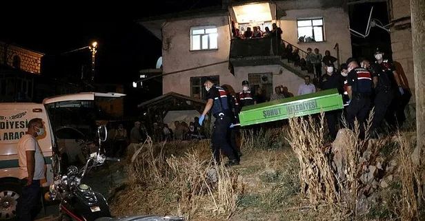 Son dakika: Afyonkarahisar'da görenleri şoke eden vahşet! Eşi ve oğlunu tabancayla öldürüp, kendini de astı