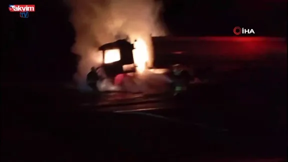 Şırnak’ta seyir halindeki tır alevlere teslim oldu