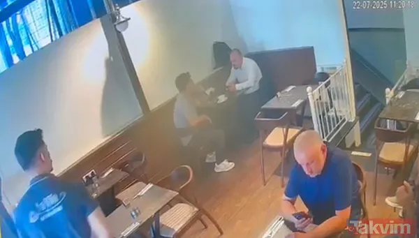 PASTANEDE TOPLAYIP TELEFONLARINI ALDILAR Mağdurlar, pastaneye girdiklerinde Berat T.'nin (19), başlarında beklediğini, kendilerine ait cep telefonlarını ise,...