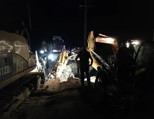 Göçük altında kalan işçi 8 saat sonra kurtarıldı