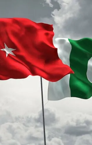 Pakistan'dan Türkiye'ye destek mesajı: Şayet kan akacaksa, kanımız birbirine karışacak!