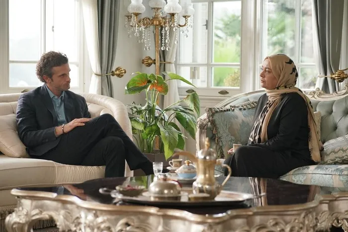 kizilcik-serbetinde-sinirleri-lacka-edecek-iliski-karari-seyirci-bu-kadari-da-olmaz-diyecek-pembe-ve-ruzgar-1703651904516.jpg Kızılcık Şerbeti'nde sinirleri laçka edecek ilişki kararı! Seyirci bu kadarı da olmaz diyecek! Pembe ve Rüzgar...-7