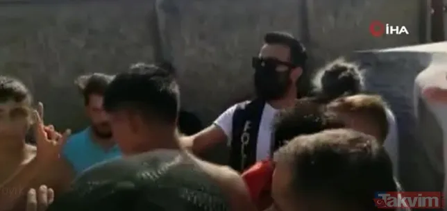 İstanbul'da İspanya uyruklu kadından şanlı Türk bayrağına alçak saldırı! Öfkeli kalabalığın elinden polis aldı...