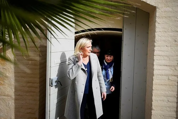 fransizlar-sandik-basina-gidiyor-yeni-cumhurbaskani-kim-olacak-iste-adaylar-1649532156461.jpeg Fransızlar sandık başına gidiyor! Yeni cumhurbaşkanı kim olacak? İşte adaylar-7