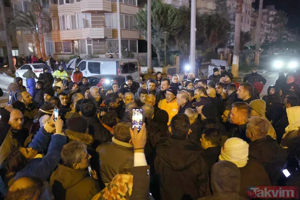 Başkan Erdoğan deprem bölgesinde! Canlı yayında duygu dolu anlar: "Allah devletimizden razı olsun" - 25