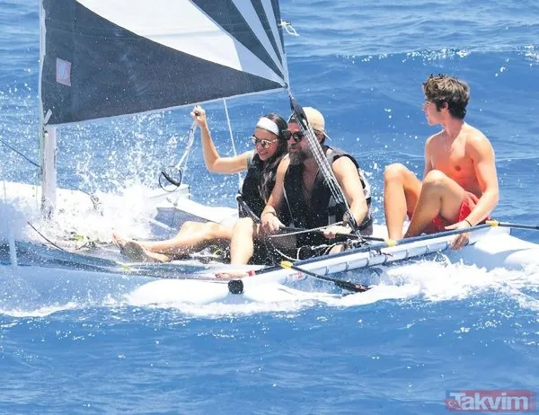 Engin Altan Düzyatan ve eşi Neslişah Alkoçlar oğulları Emir'le ilk kez görüntülendi! Neslişah sarı mayosuyla yaktı geçti - 4