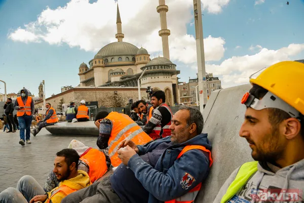 SON DAKİKA: İstanbul Taksim'de yapımı devam eden camide heyecanlandıran anlar! Dev avize ve kapı kasası takıldı! İnce işçiliğe geçildi - 16