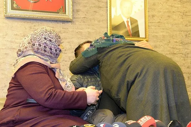 Son dakika: Diyarbakır'da nöbet tutan bir aile daha evladına kavuştu-3