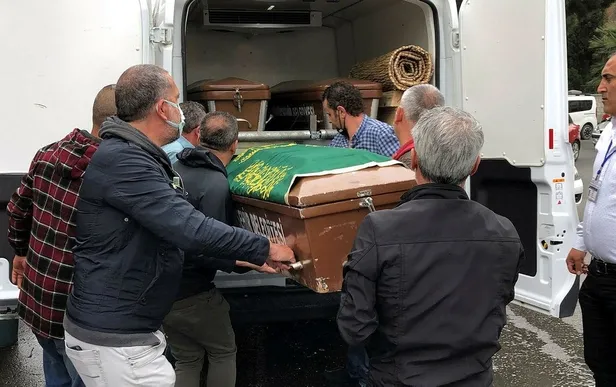 2-gundur-haber-alinmiyordu-nisanli-cift-damla-akyildiz-ile-mustafa-burcin-aki-evde-tufekle-vurulmus-olarak-olu-1651504904404.jpeg 2 gündür haber alınamıyordu! Nişanlı çift Damla Akyıldız ile Mustafa Burçin Akı evde tüfekle vurulmuş olarak ölü bulundu-4