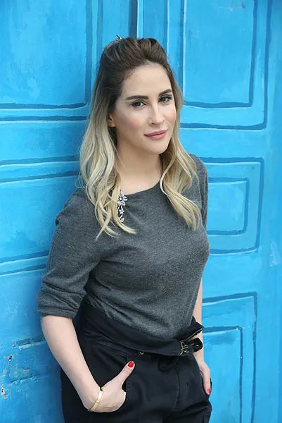 Aynur Aydın'a Makedonya konserinde taciz şoku: Tüm gece en ön sırada oturup...-3