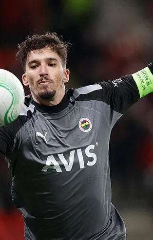 Fenerbahçe kalecisi Altay Bayındır Ukraynalı çocukları unutmadı: Buraya galibiyet fotoğrafı koymak isterdim