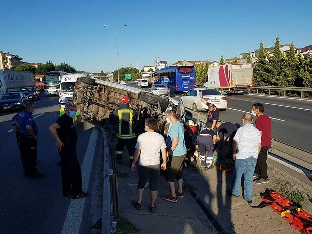 anadolu-otoyolu-kocaeli-kesiminde-can-pazari-minibus-devrildi-cok-sayida-yarali-var-1625072674624.jpeg