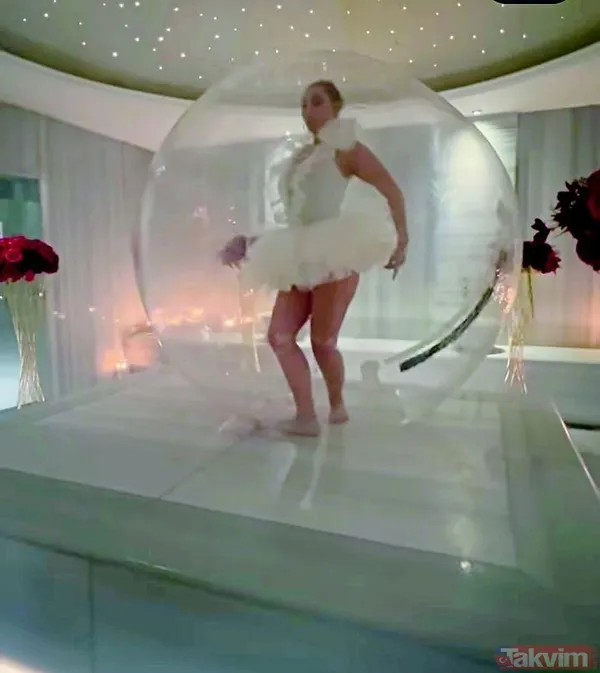 Yeliz Yeşilmen'in hamam görüntüleri sosyal medyayı yıktı geçti! Göbek taşı üstünde dansözler göbek attı Yeliz yeni yaşını işte böyle kutladı - 4