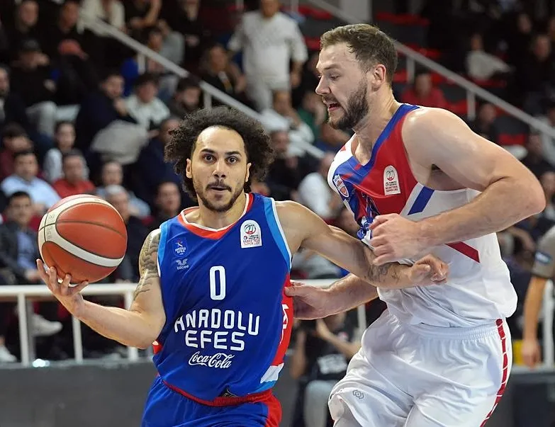 Anadolu Efes’e darbe