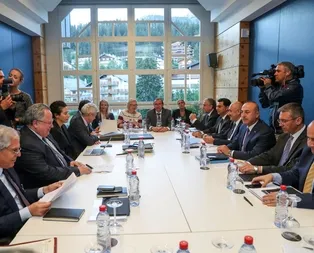 Çavuşoğlu Yunan bakana haddini bildirdi