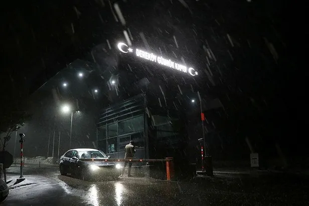 son-dakika-kirklarelinin-yuksek-kesimlerinde-kar-yagisi-etkili-oluyor-hava-durumu-1606765959946.jpeg Son dakika: Kırklareli'nin yüksek kesimlerinde kar yağışı etkili oluyor | HAVA DURUMU-3