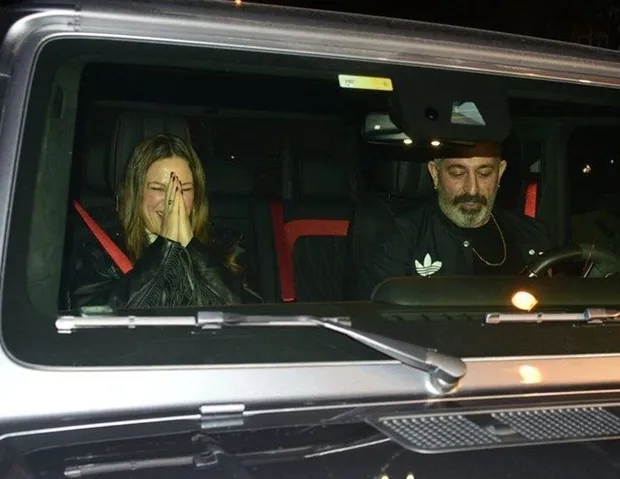 Cem Yılmaz fotoğraflarına dalıp gittiği Serenay Sarıkaya'yı Instagram'dan takipten çıkardı! Bununla da yetinmedi bakın ne paylaştı-4