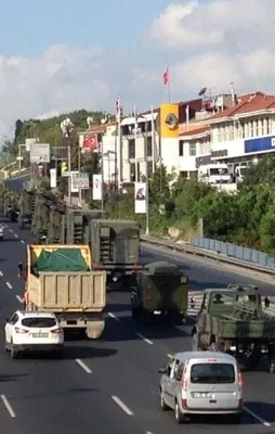 E-5'te askeri konvoy görenleri şaşırttı